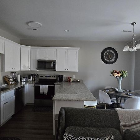 Gorgeous 3 Bedroom Home With Cable Tv In All Rooms & Free Wi-Fi 콩코드 외부 사진