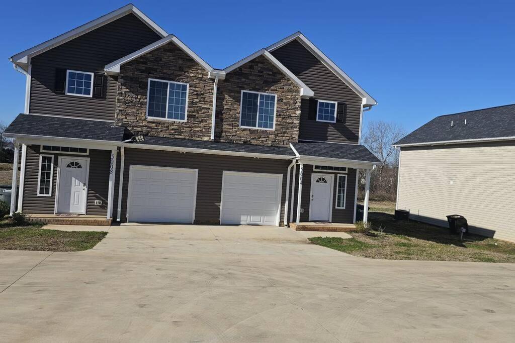 Gorgeous 3 Bedroom Home With Cable Tv In All Rooms & Free Wi-Fi 콩코드 외부 사진