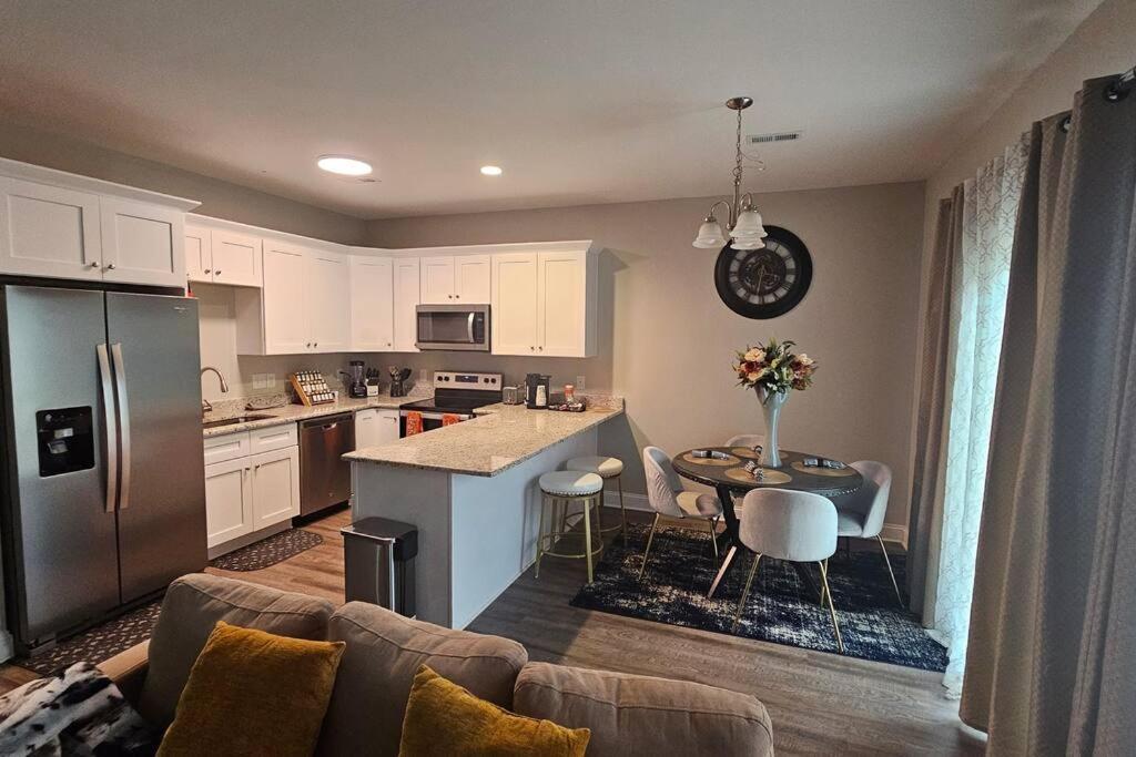 Gorgeous 3 Bedroom Home With Cable Tv In All Rooms & Free Wi-Fi 콩코드 외부 사진
